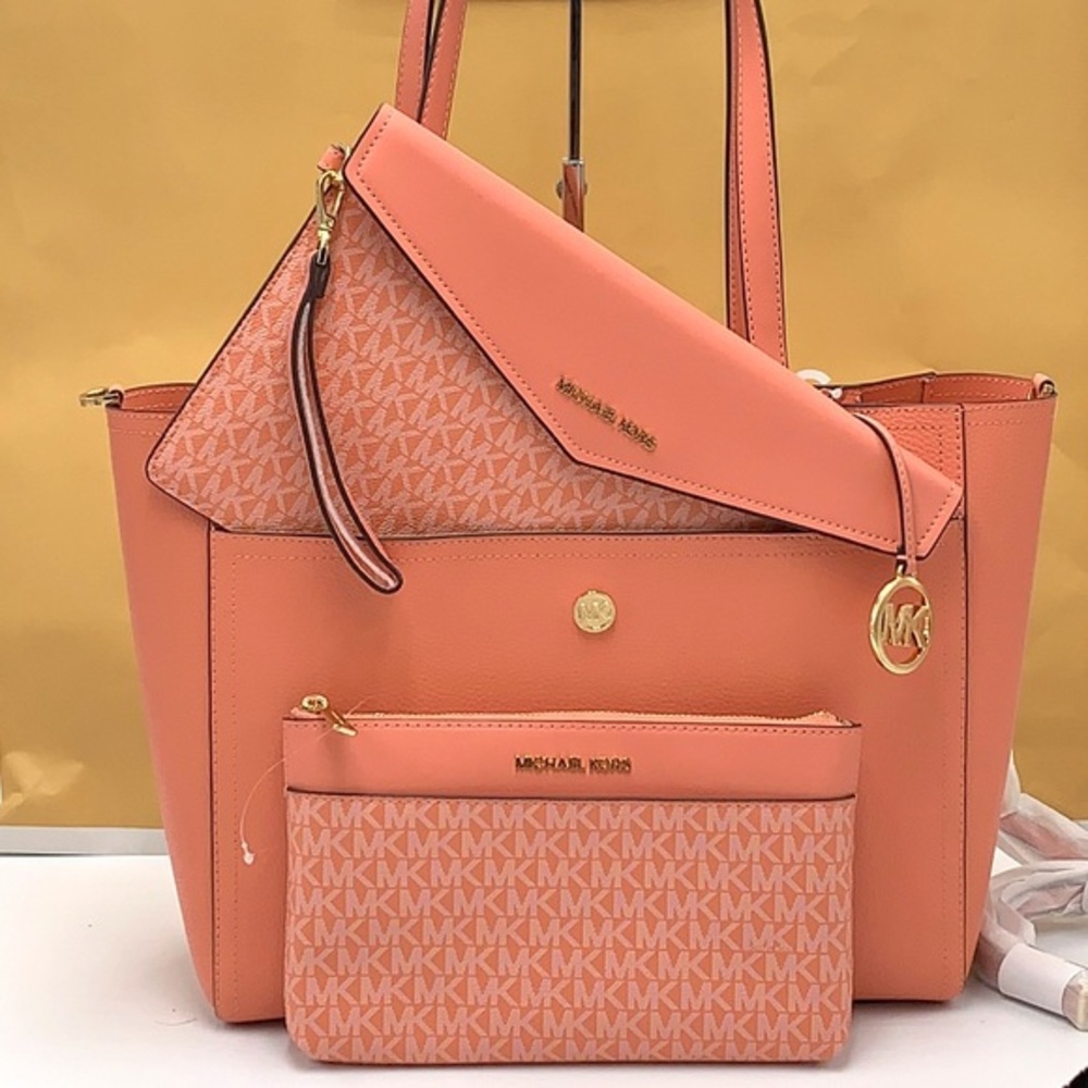 MICHAEL KORS 
Maisie Large Pebbled Leather 3-in-1 Tote Bag SHERBERT SIGN…